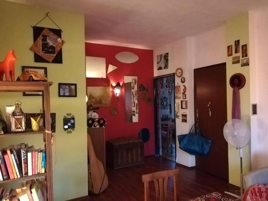 Miraflowers Home, Intera Casa Turín